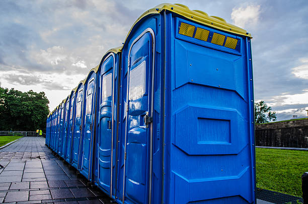 Best Porta potty delivery and setup  in Willow Springs, MO
